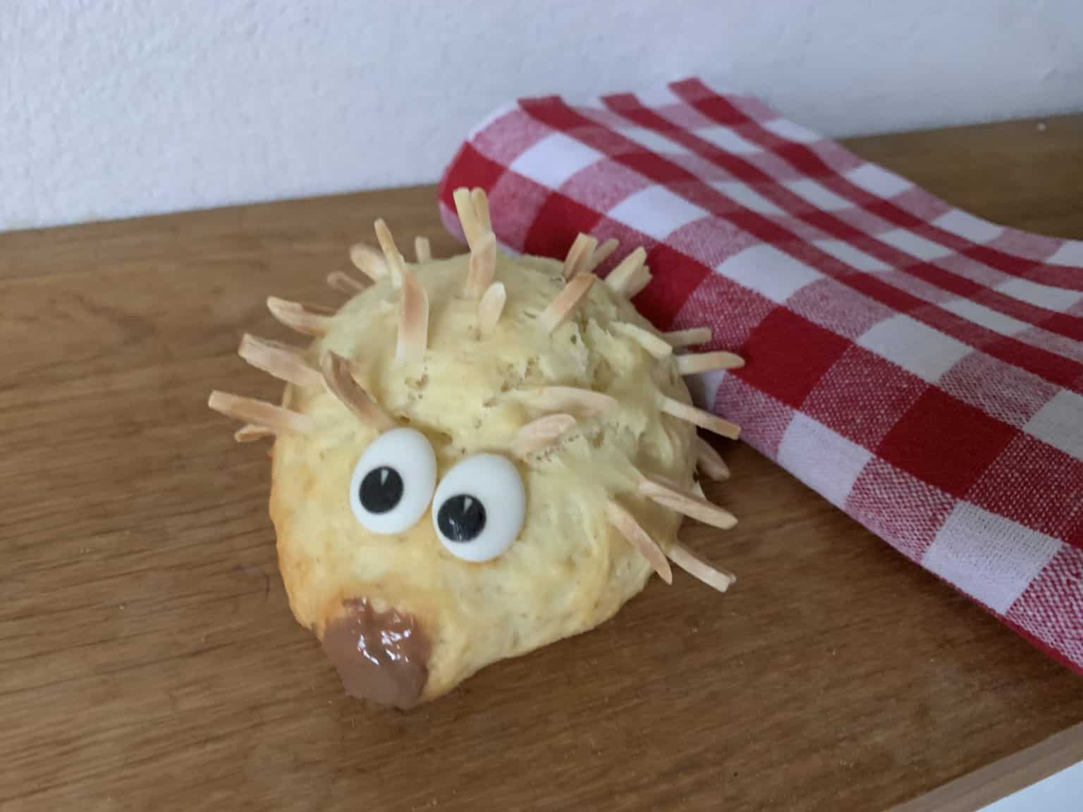 Backen für Kinder: Igel aus Quark-Öl-Teig - Mütterberatung