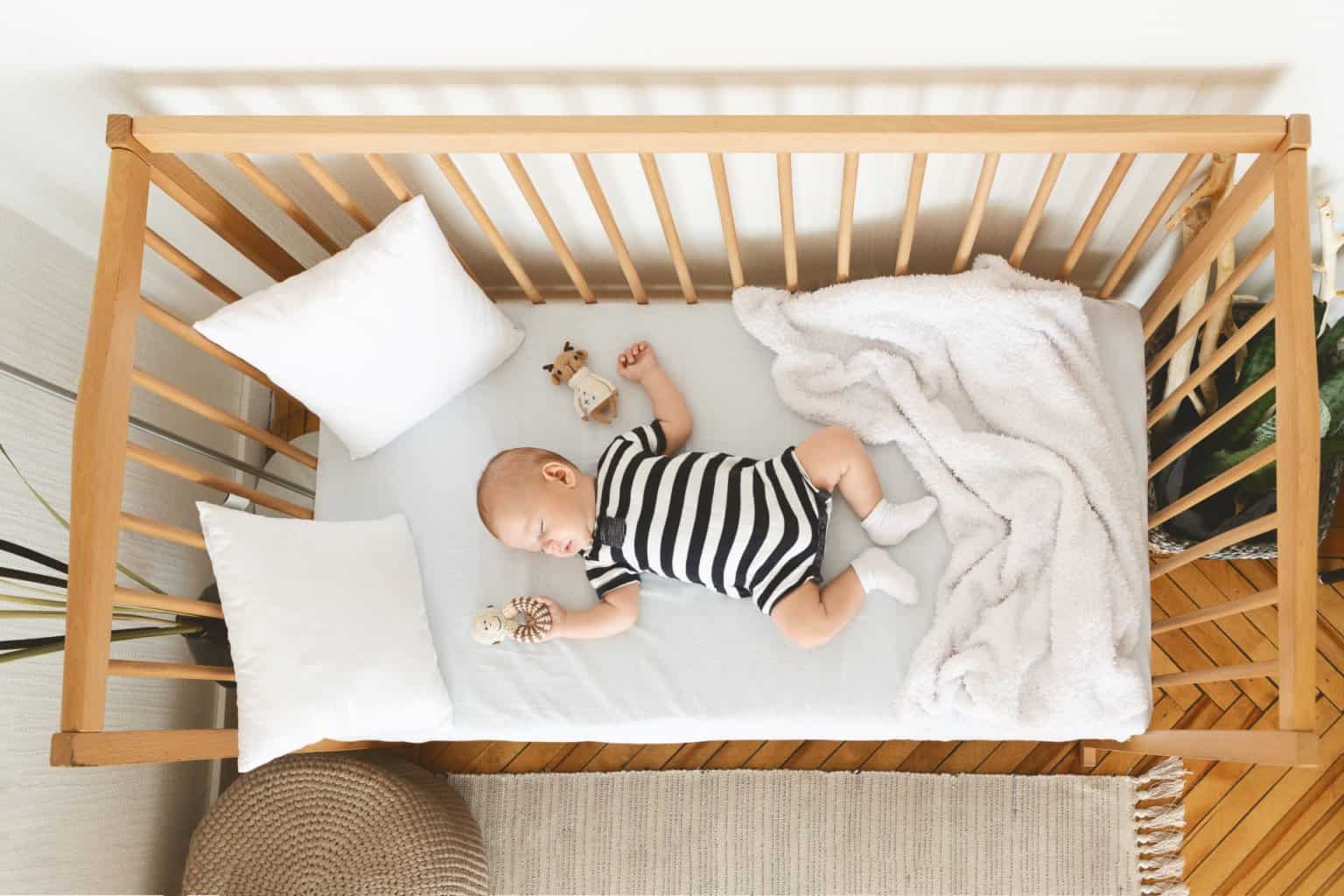 Beistellbett: So schläft das Baby sicher