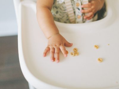Pinzettengriff: So lernt Dein Baby gezielt greifen