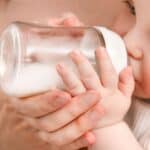 Pre-Milch, Anfangsnahrung, Folgenahrung: Die richtige Milchnahrung für dein Baby