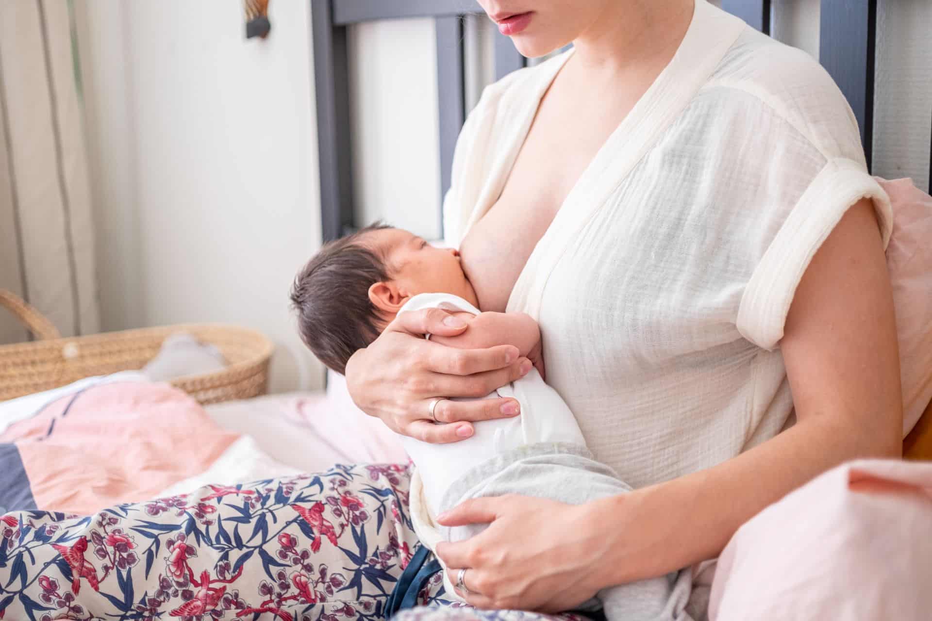 Neugeborenes Stillen: Leitfaden & Tipps für die ersten Wochen